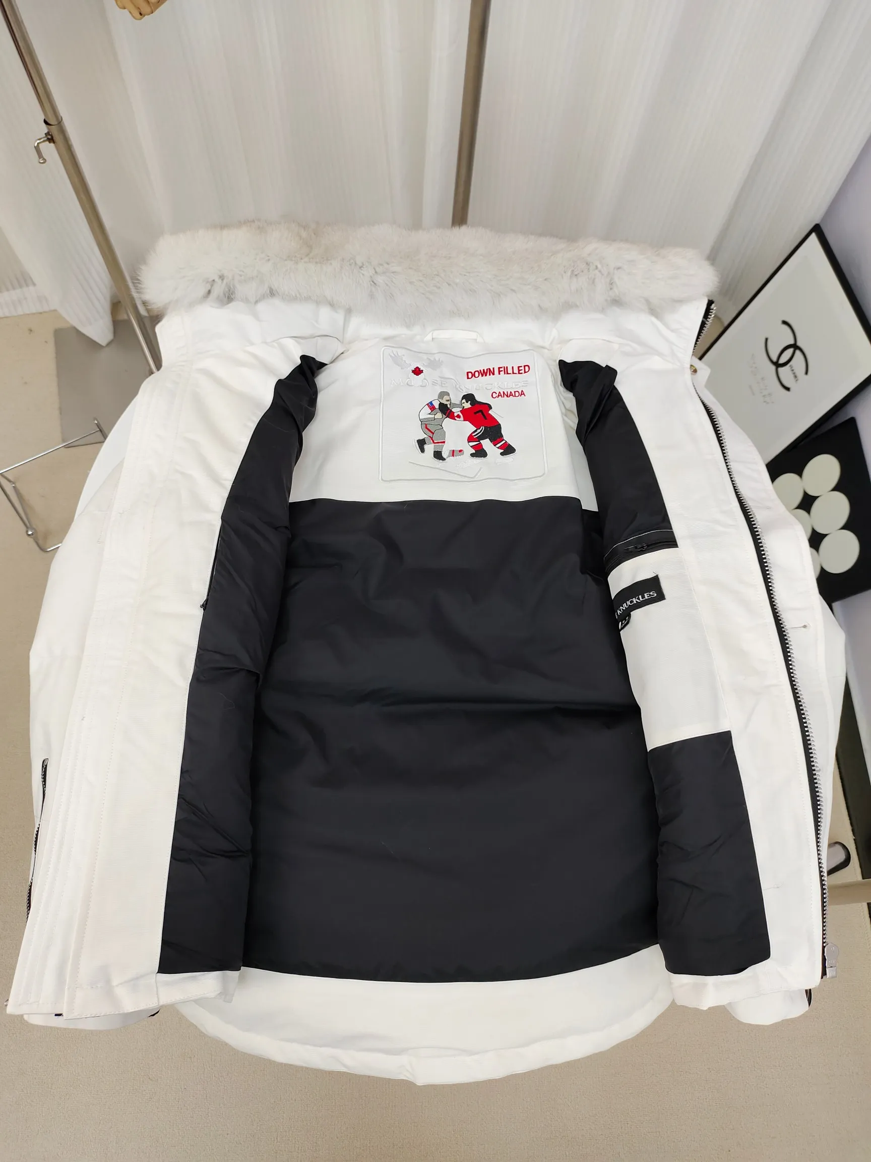 （ ）06 Moose Knuckles ， ins 、 、 。 ， ， ！ ， ， ， ！ Sizes: S XXL